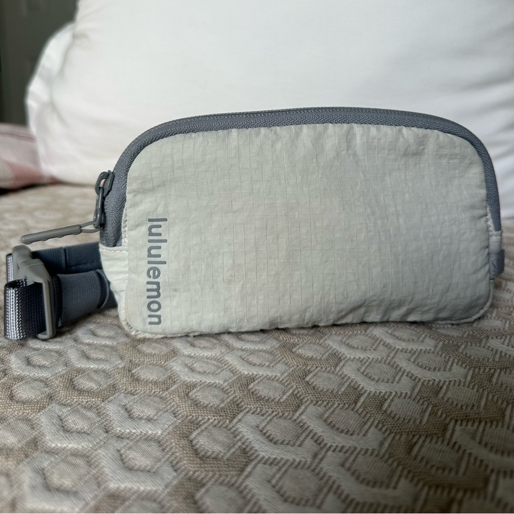 Lululemon Belt Bag Mini